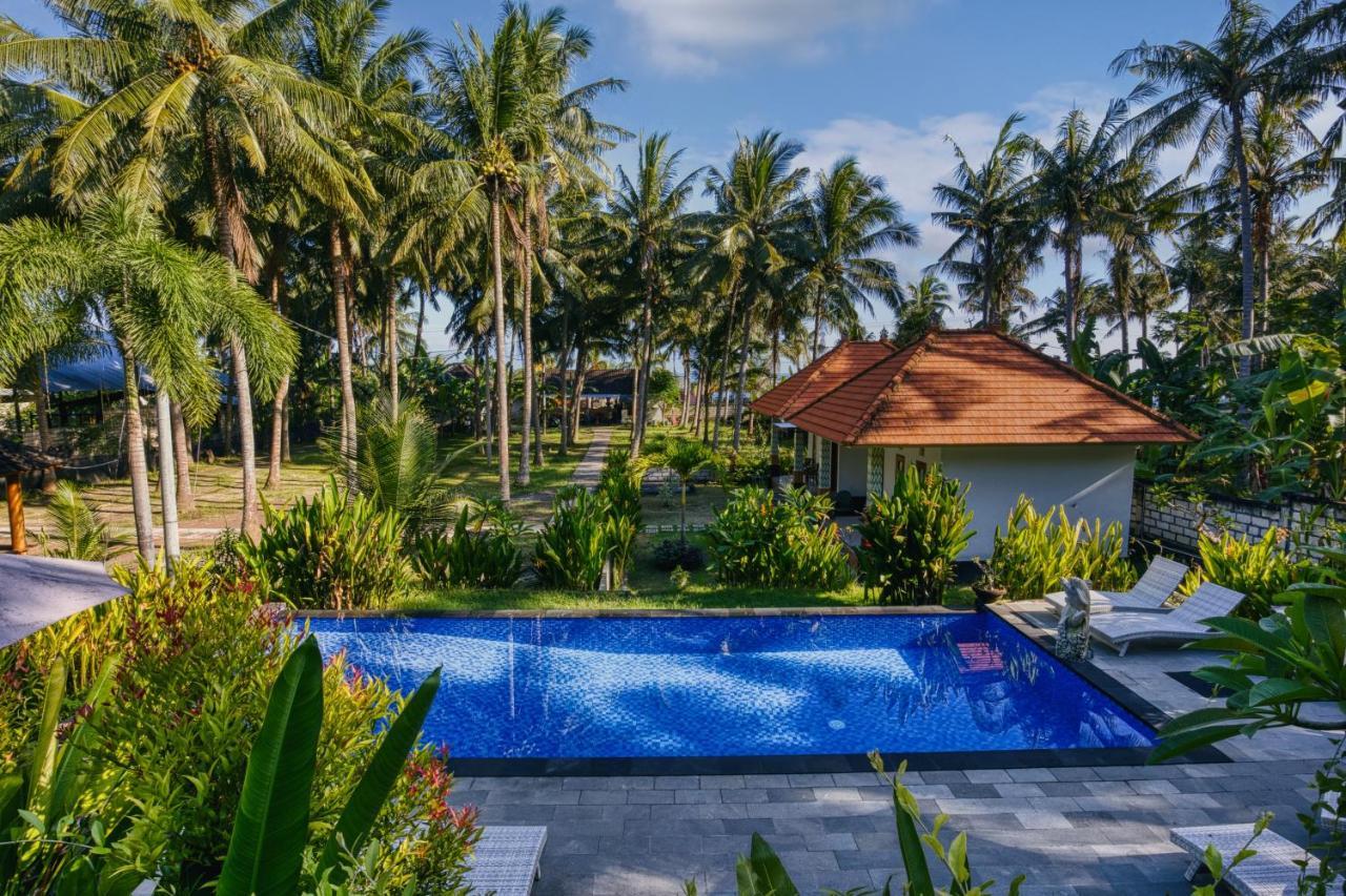 Batununggul Coconut Hill Cottage מראה חיצוני תמונה
