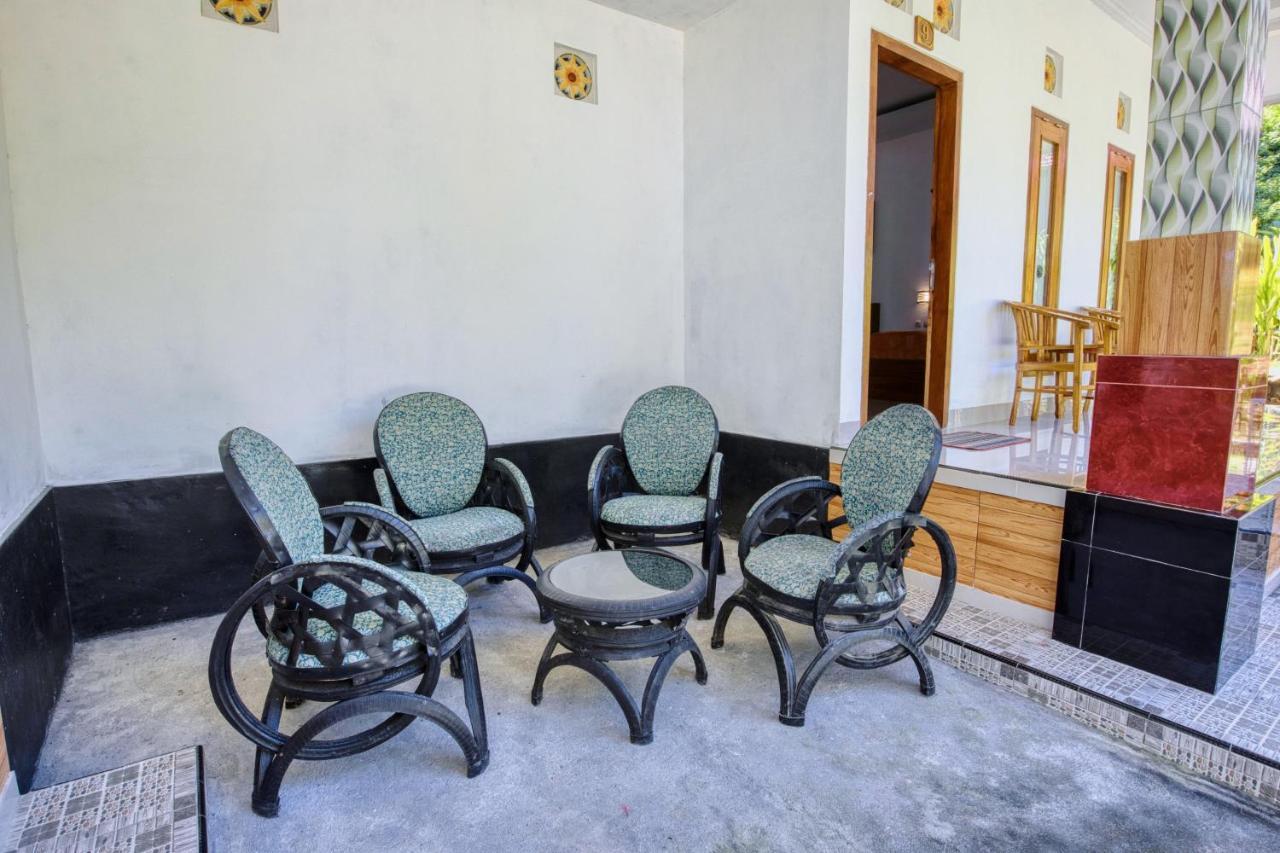 Batununggul Coconut Hill Cottage מראה חיצוני תמונה