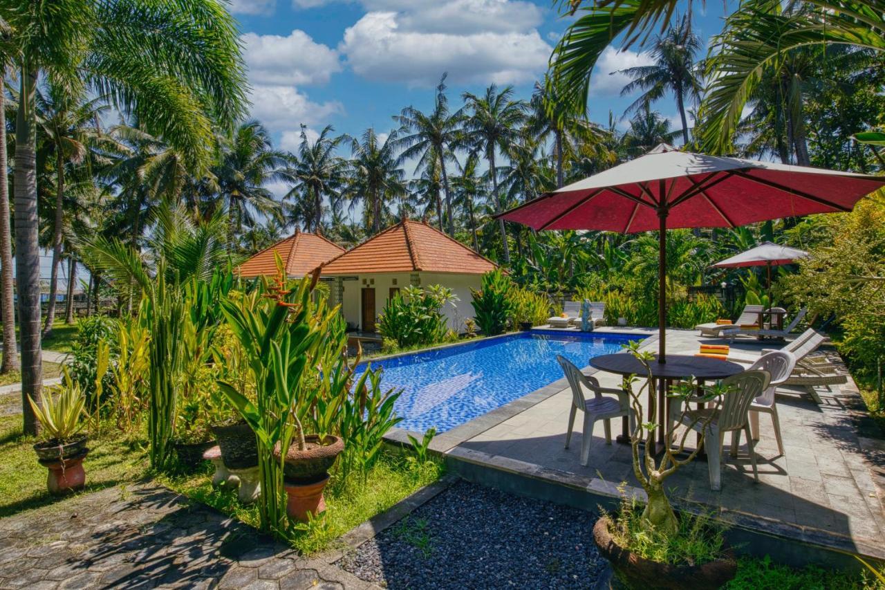 Batununggul Coconut Hill Cottage מראה חיצוני תמונה