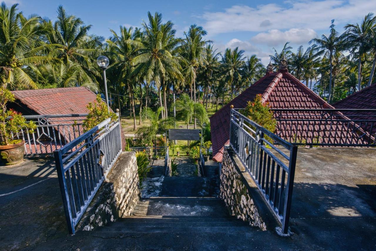 Batununggul Coconut Hill Cottage מראה חיצוני תמונה