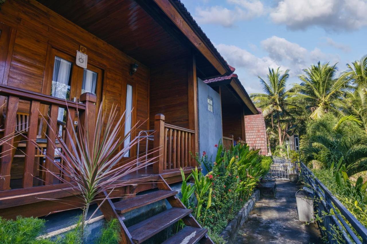 Batununggul Coconut Hill Cottage מראה חיצוני תמונה