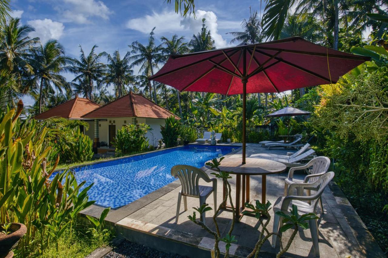 Batununggul Coconut Hill Cottage מראה חיצוני תמונה